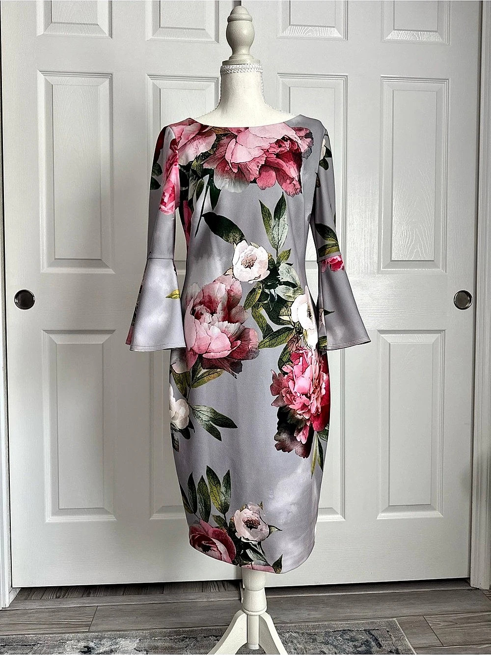 Calvin Klein Floral Midi Dress in Gray & Pink Size 8 Like New
